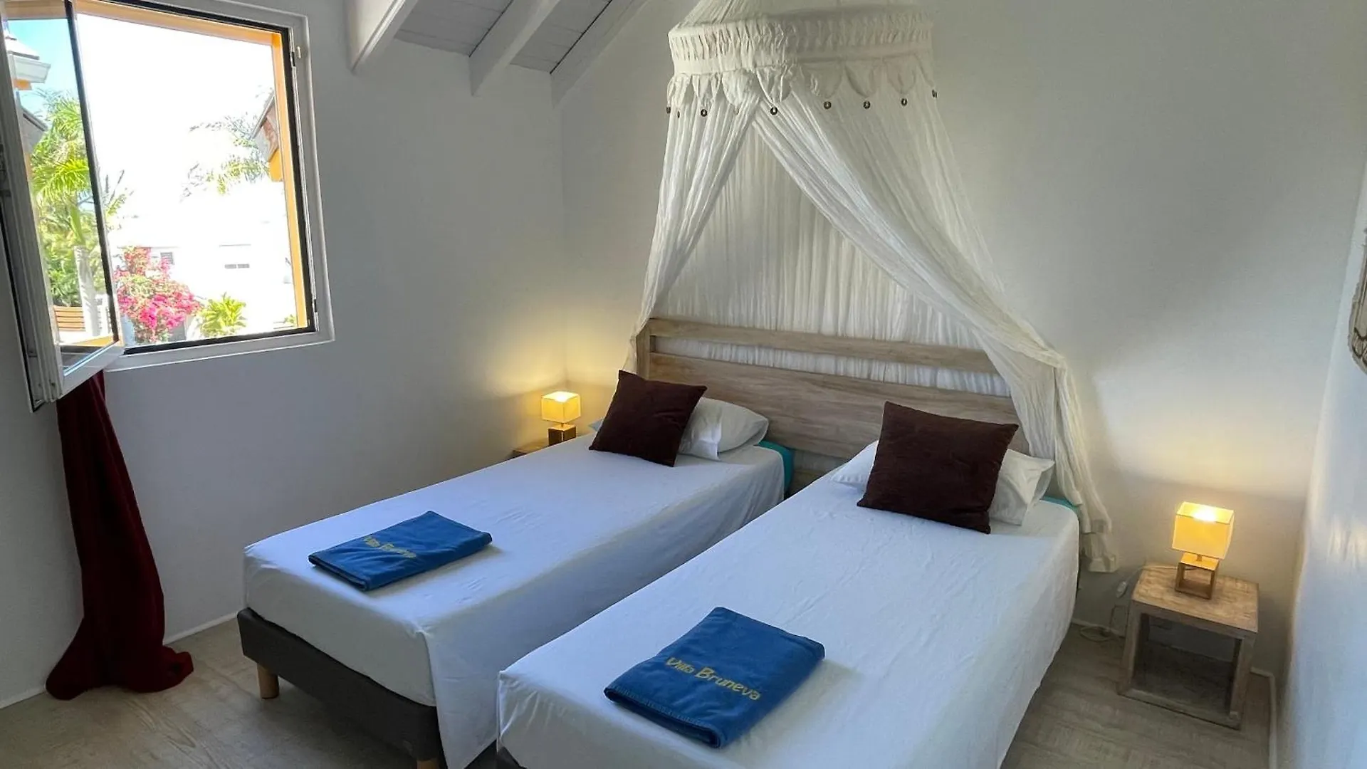 Villa Bruneva, Piscine-Privee - 150 M Plage Orient-Bay Orient Bay 0*,  Sint Maarten/Saint Martin
